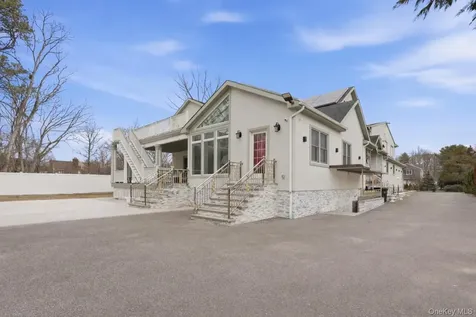 171 Oakfield Avenue Dix Hills NY 11746