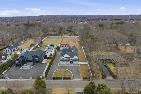 171 Oakfield Avenue Dix Hills NY 11746