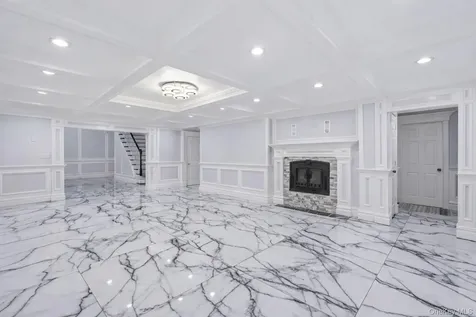 171 Oakfield Avenue Dix Hills NY 11746