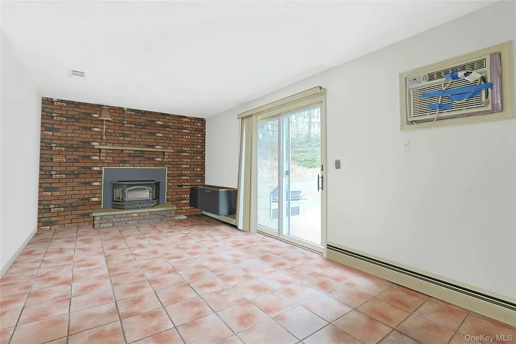 381 Route 32 Central Valley NY 10917