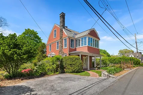 17 Upland Avenue White Plains NY 10604