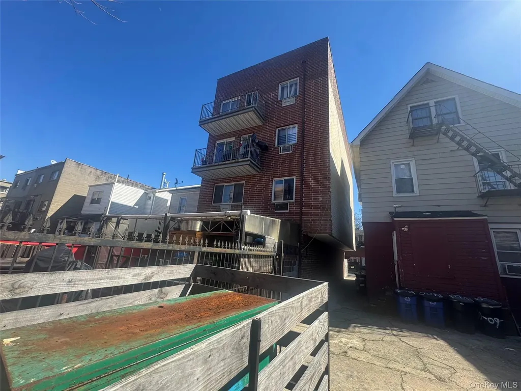 100-11 40th Road Corona NY 11368