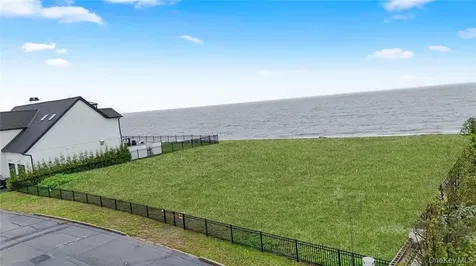 140 Nicolosi Drive Staten Island NY 10312