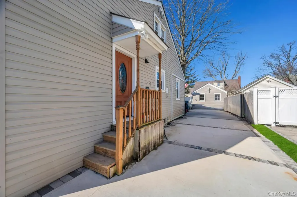 2478 Loft Avenue Baldwin NY 11510