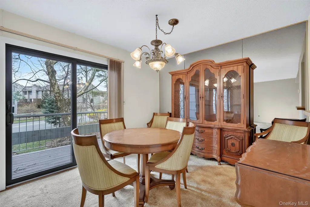 169 Treetop Circle Nanuet NY 10954