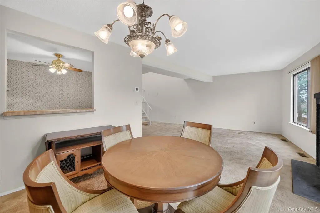 169 Treetop Circle Nanuet NY 10954