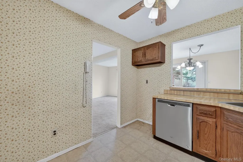169 Treetop Circle Nanuet NY 10954