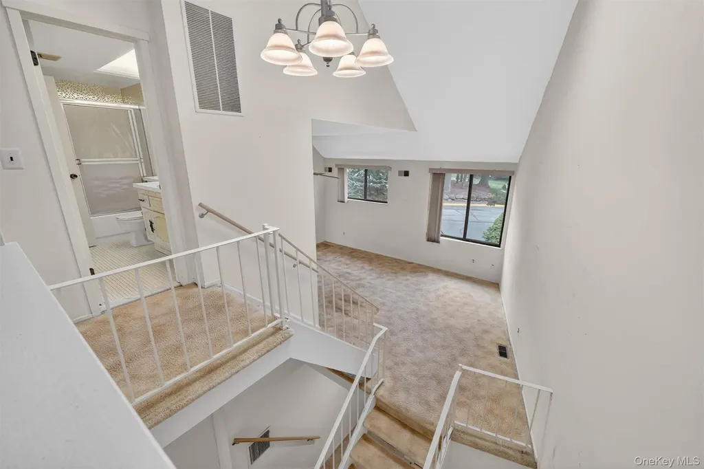 169 Treetop Circle Nanuet NY 10954