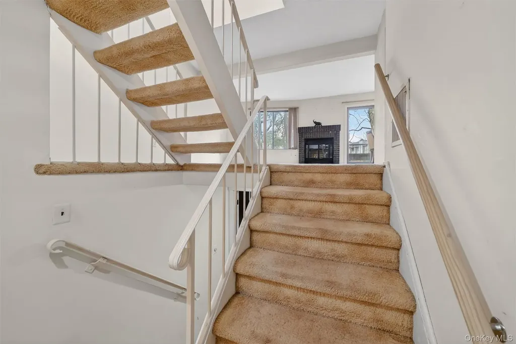 169 Treetop Circle Nanuet NY 10954
