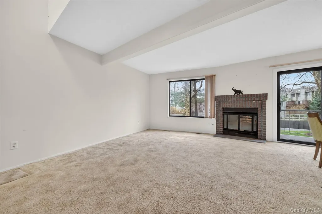 169 Treetop Circle Nanuet NY 10954
