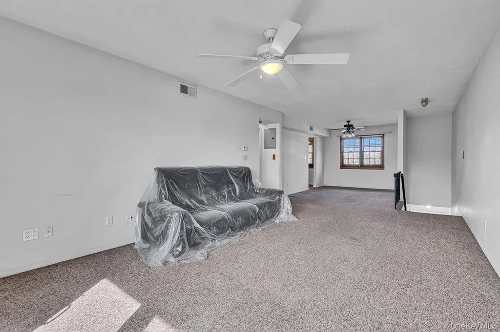 228 Mariners Way Copiague NY 11726