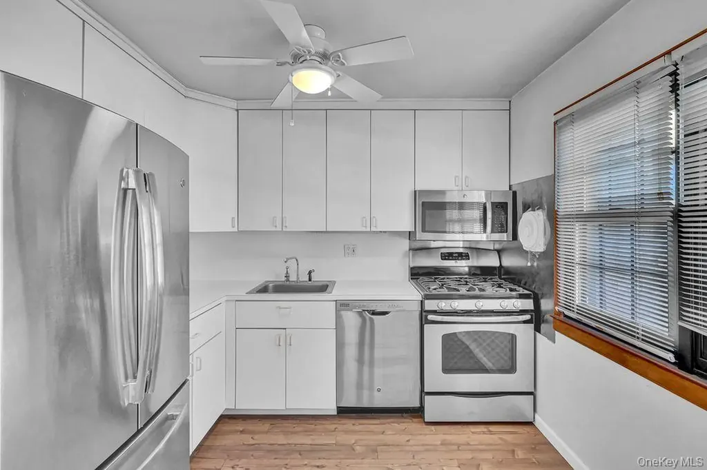 228 Mariners Way Copiague NY 11726