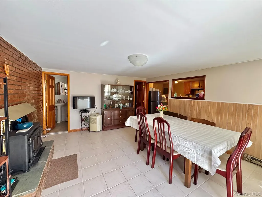 6339-6347 Route 32 Catskill NY 12414