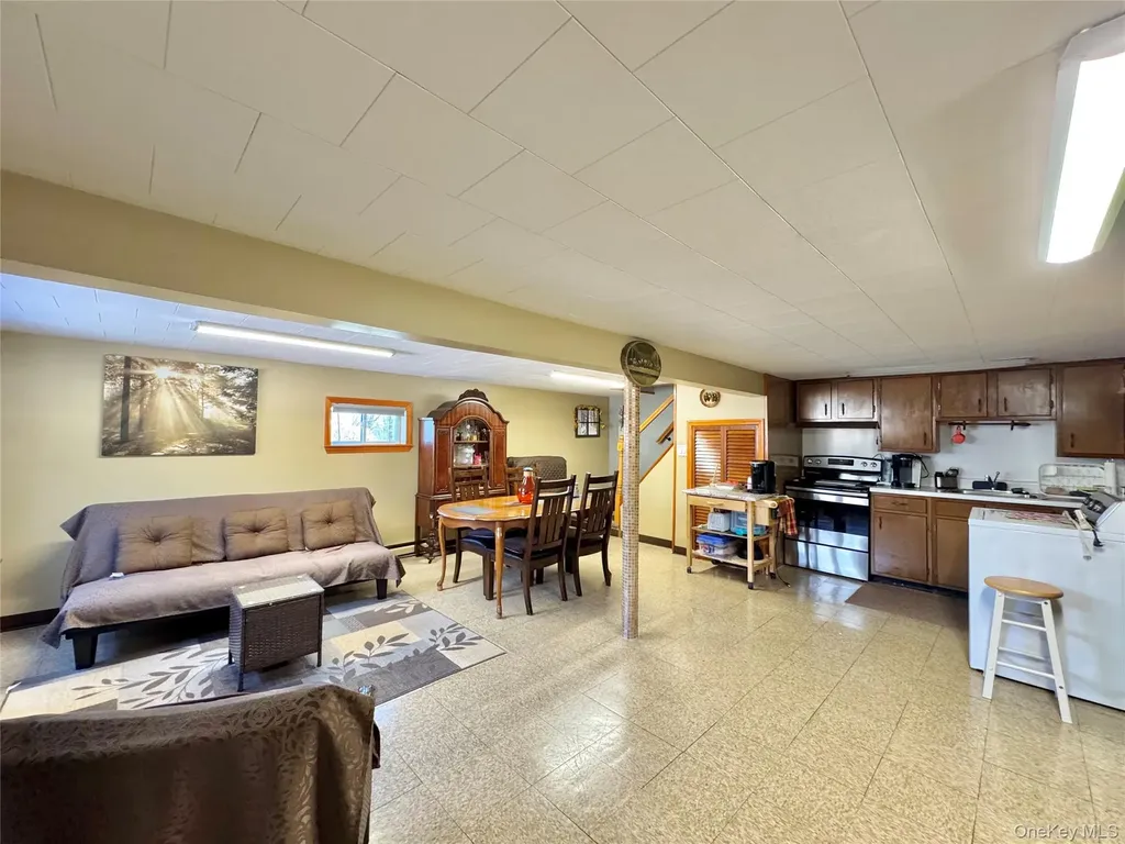 6339-6347 Route 32 Catskill NY 12414