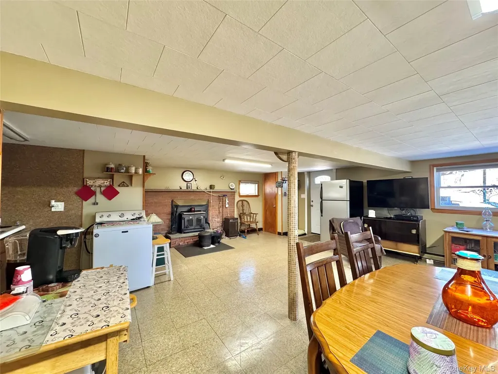 6339-6347 Route 32 Catskill NY 12414