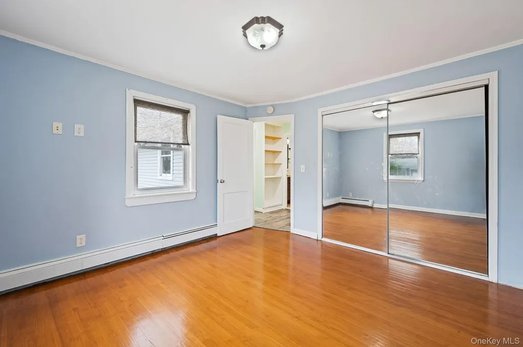 317 Centre Avenue Lindenhurst NY 11757