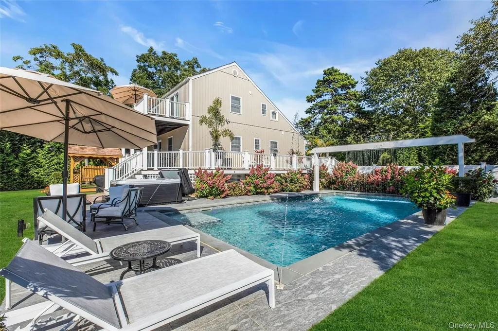 35 Grant Boulevard Hampton Bays NY 11946