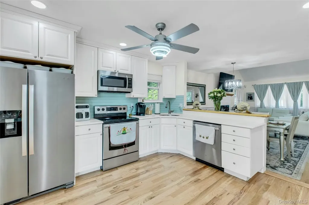 35 Grant Boulevard Hampton Bays NY 11946