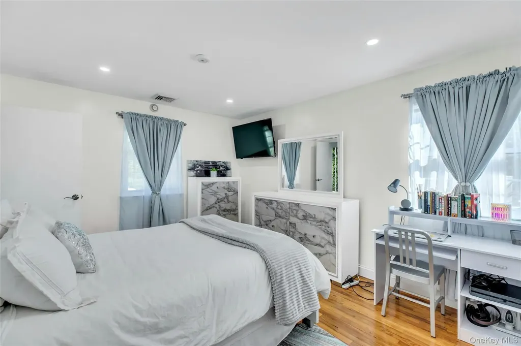 35 Grant Boulevard Hampton Bays NY 11946