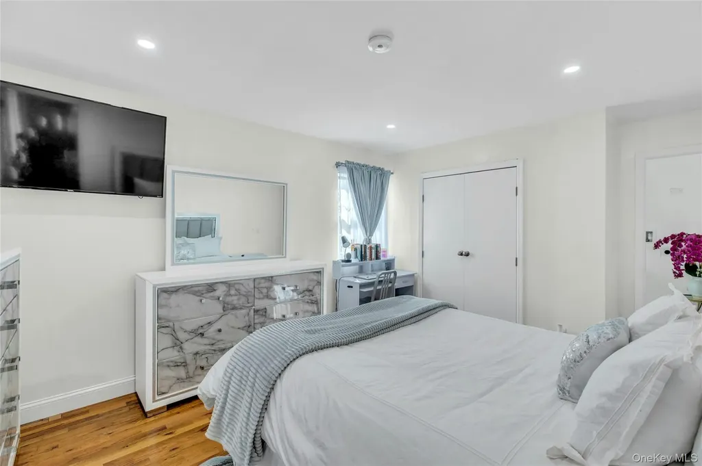 35 Grant Boulevard Hampton Bays NY 11946