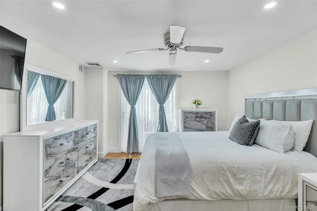 35 Grant Boulevard Hampton Bays NY 11946