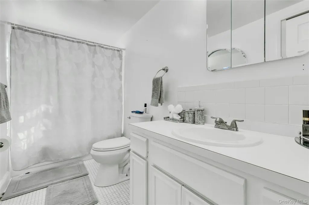 35 Grant Boulevard Hampton Bays NY 11946