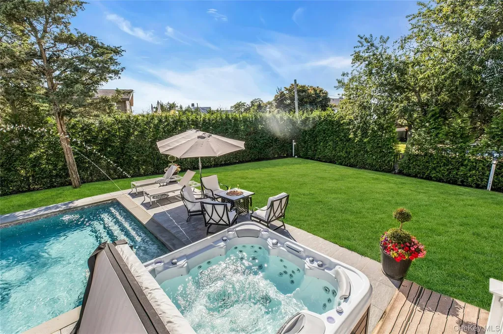 35 Grant Boulevard Hampton Bays NY 11946