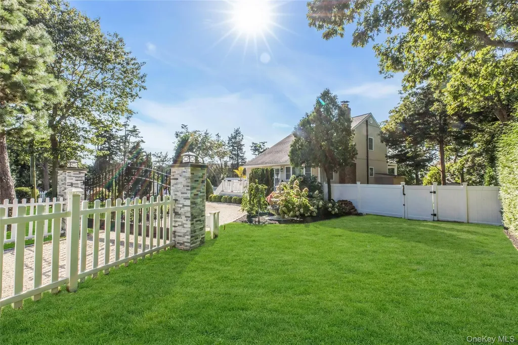 35 Grant Boulevard Hampton Bays NY 11946