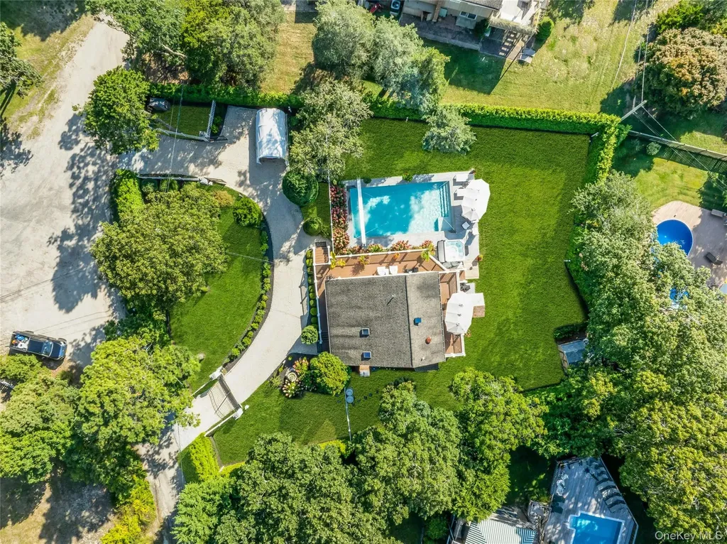 35 Grant Boulevard Hampton Bays NY 11946