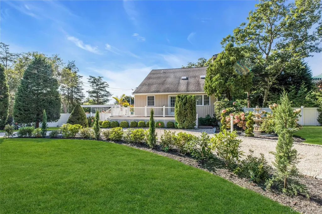 35 Grant Boulevard Hampton Bays NY 11946