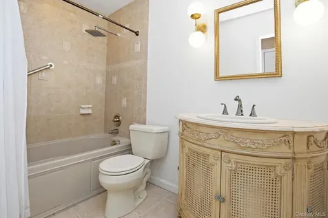 1418 Fox Glen Drive Hartsdale NY 10530