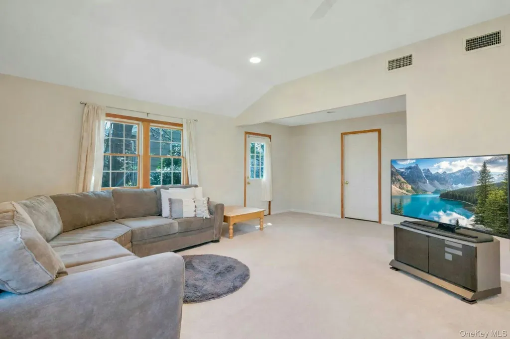 61 Schrade Road Briarcliff Manor NY 10510