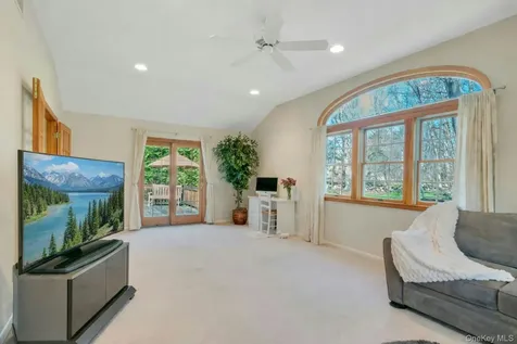61 Schrade Road Briarcliff Manor NY 10510