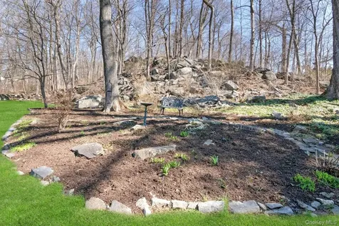 61 Schrade Road Briarcliff Manor NY 10510
