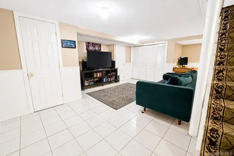 8 Seneca Avenue White Plains NY 10603