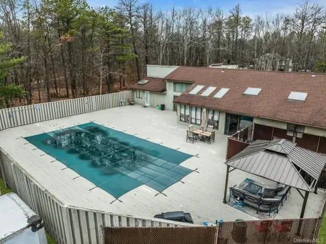 4 Christine Lane Manorville NY 11949