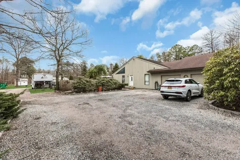 4 Christine Lane Manorville NY 11949