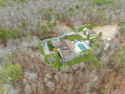 4 Christine Lane Manorville NY 11949