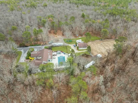 4 Christine Lane Manorville NY 11949
