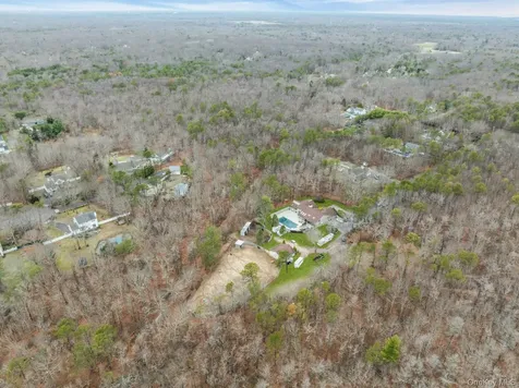 4 Christine Lane Manorville NY 11949