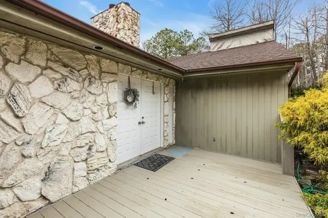 4 Christine Lane Manorville NY 11949
