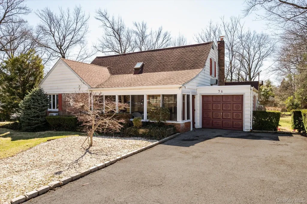 76 Baker Hill Road Great Neck NY 11023