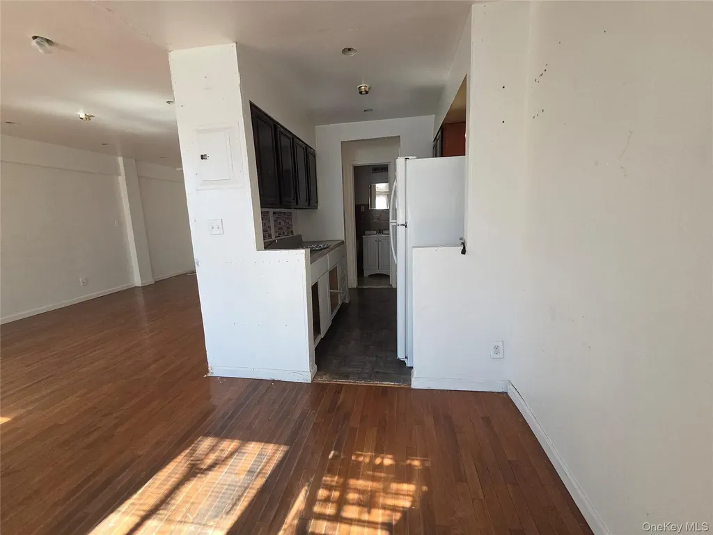 86-16 60th Avenue Flushing NY 11373
