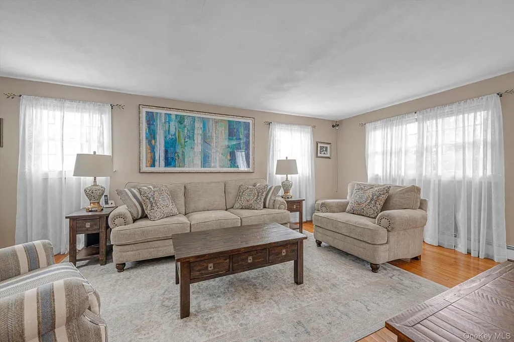 1393 Lombardy Boulevard Bay Shore NY 11706