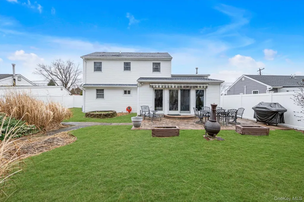 1393 Lombardy Boulevard Bay Shore NY 11706