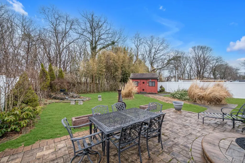 1393 Lombardy Boulevard Bay Shore NY 11706