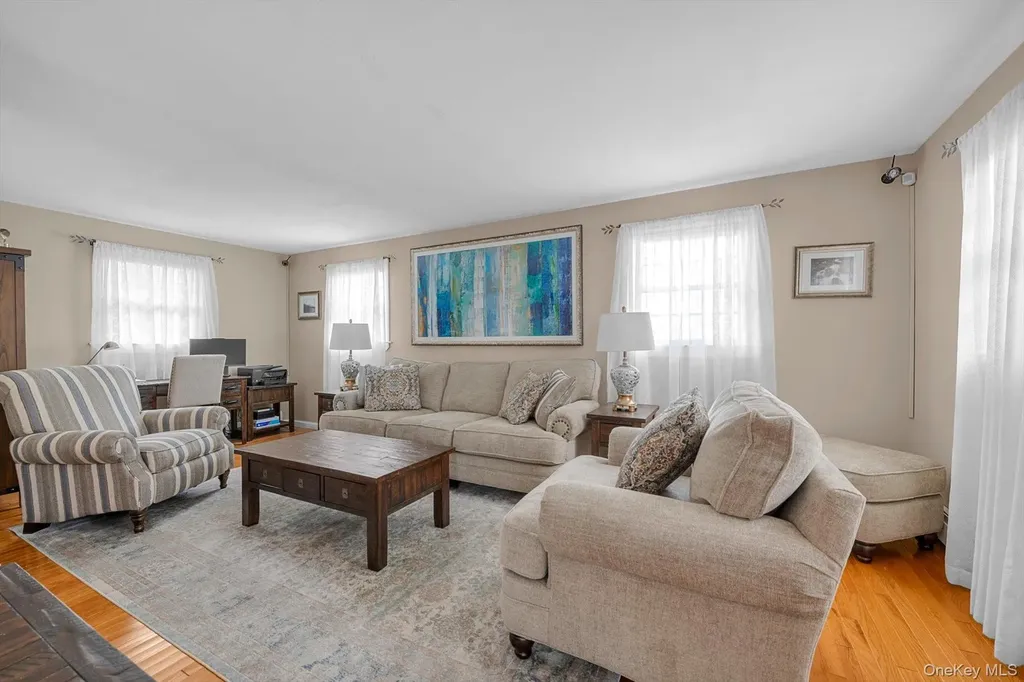 1393 Lombardy Boulevard Bay Shore NY 11706