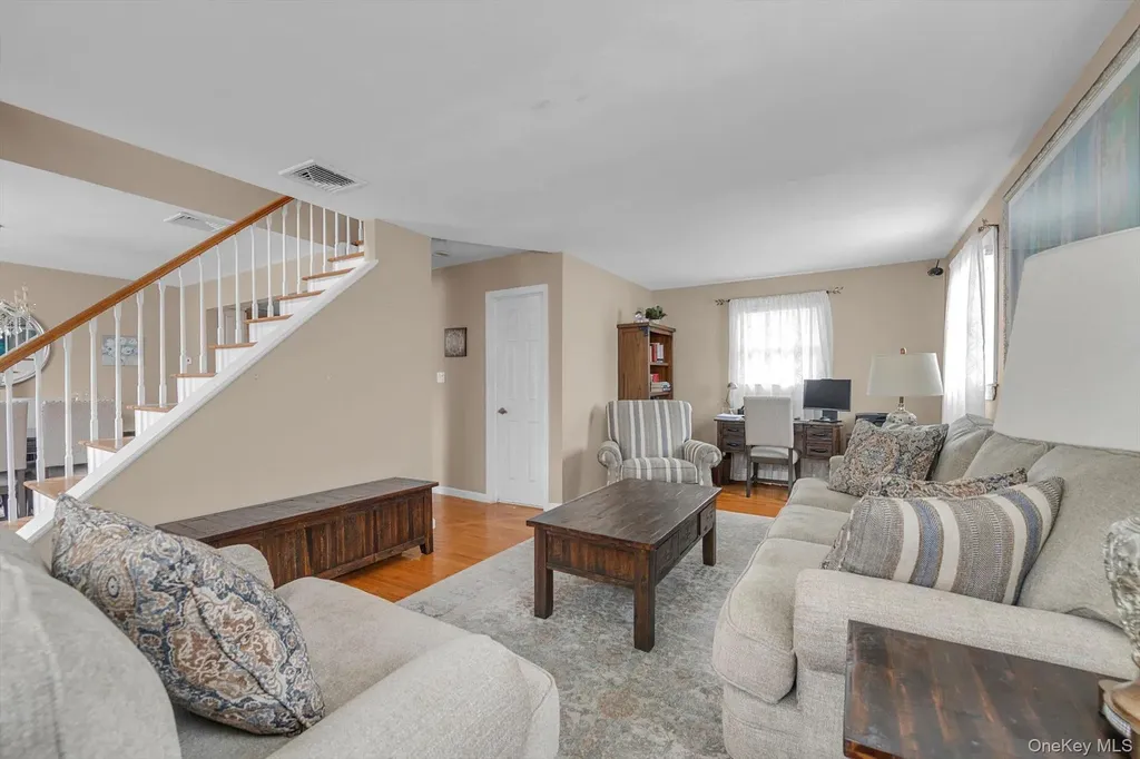 1393 Lombardy Boulevard Bay Shore NY 11706