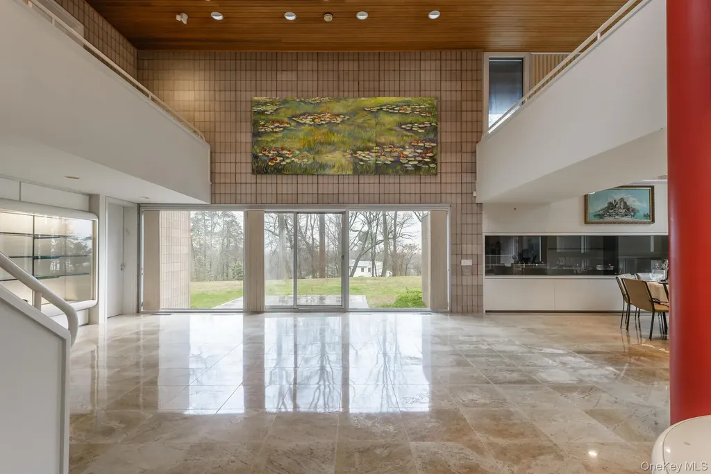 3 Paddock Court Old Westbury NY 11568