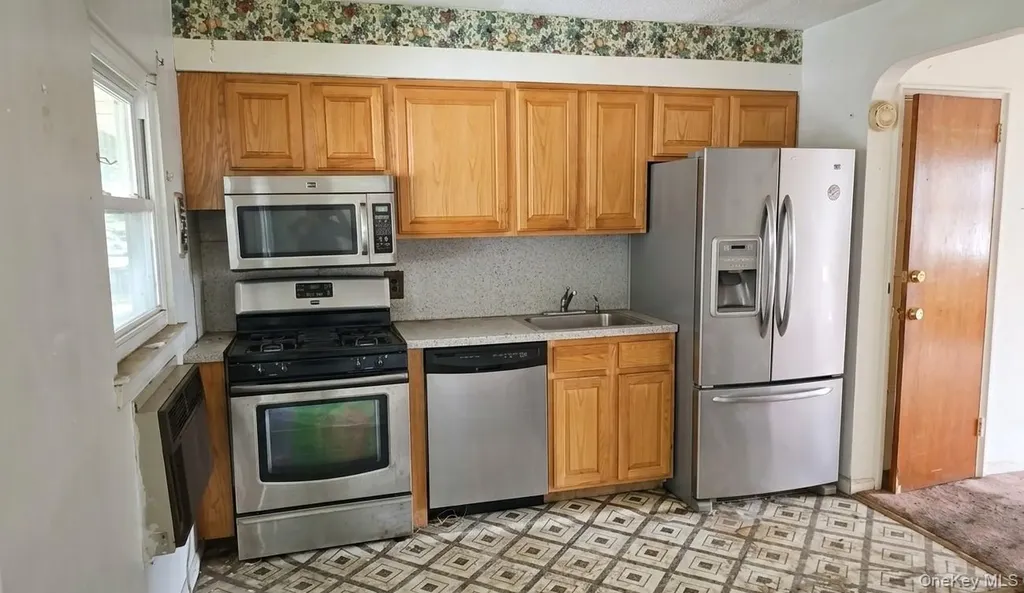 1062 E 229th Street Bronx NY 10466